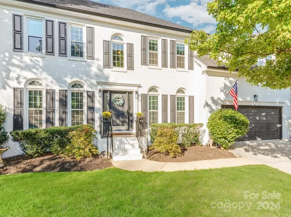 5806 Kinglet Ln, Charlotte, NC 28269