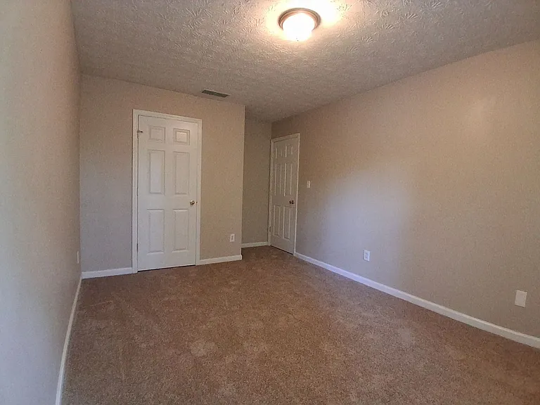 1031 Maple Leaf Dr — Photo 11