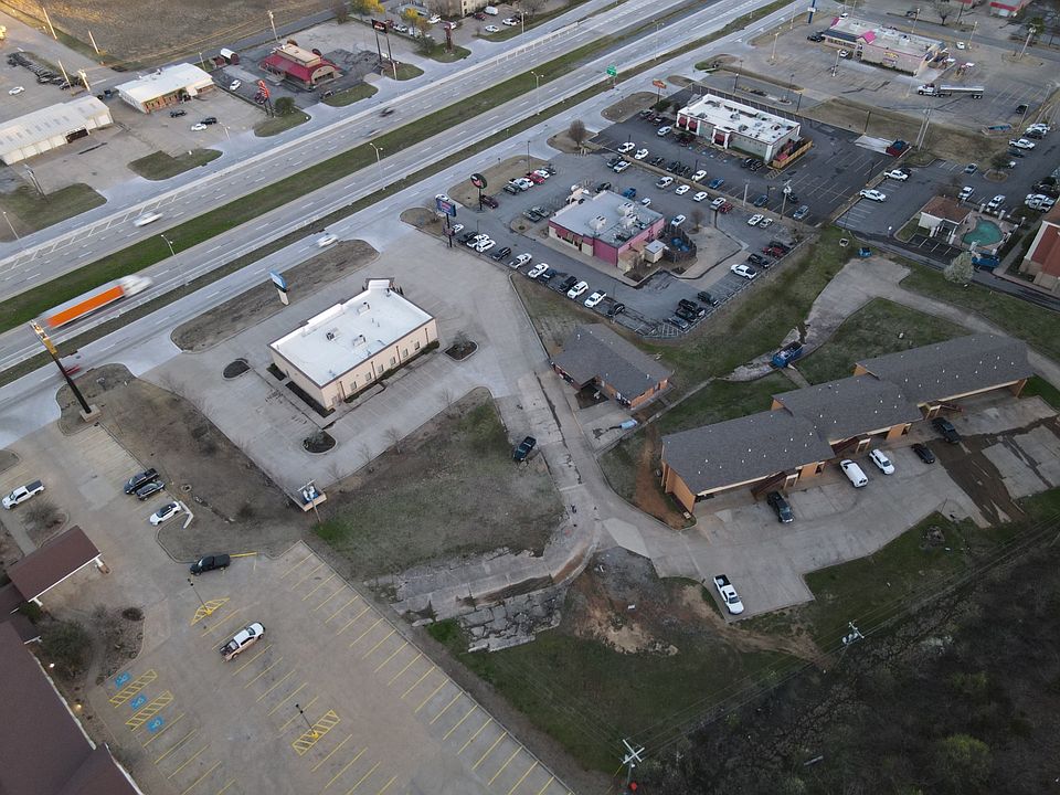 1st image of 615 S George Nigh Expy