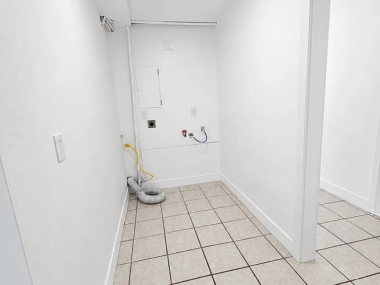 13224 S Redwood Rd — Photo 9