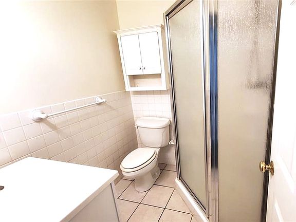 3rd image of 719 W 21st St #1