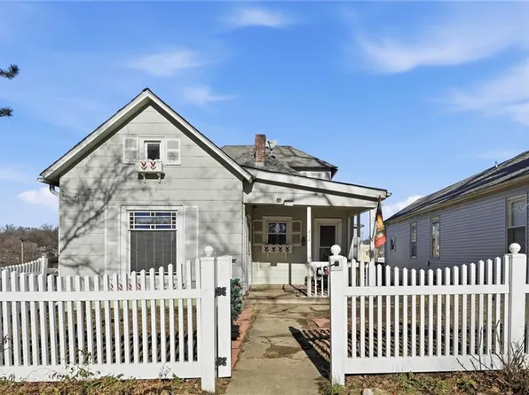 414 Pine St, Leavenworth, KS 66048