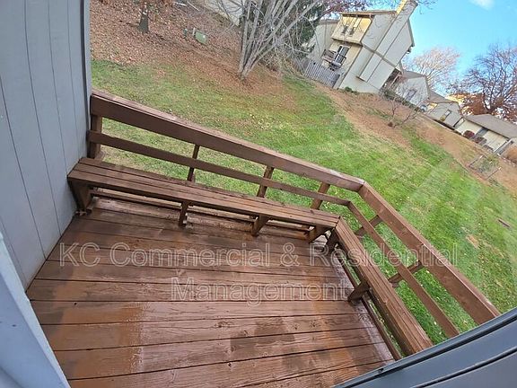 5th image of 5716 N London Ave Unit 5716