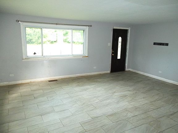 4th image of 14045 S Claire Blvd