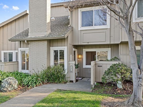 2nd image of 1070 Gull Ave