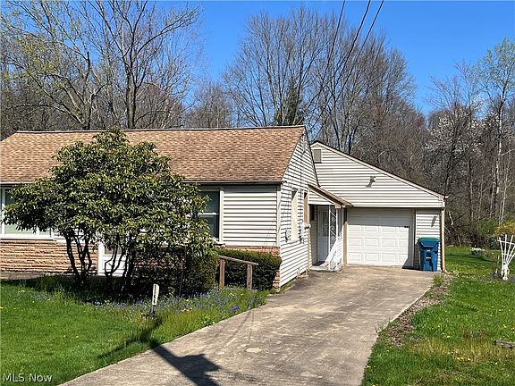 2nd image of 1144 Smithsonian Ave