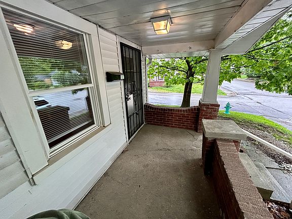 3rd image of 1432 N Colorado Ave