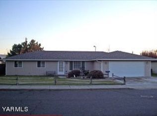 4604 Glenmoor Cir, Yakima, WA 98908