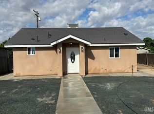 811 S Lane Rd, Earlimart, CA 93219