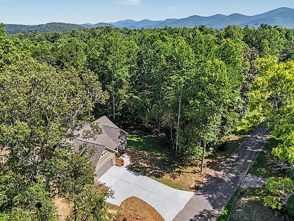 5th image of 329 Hawks Nest Rd