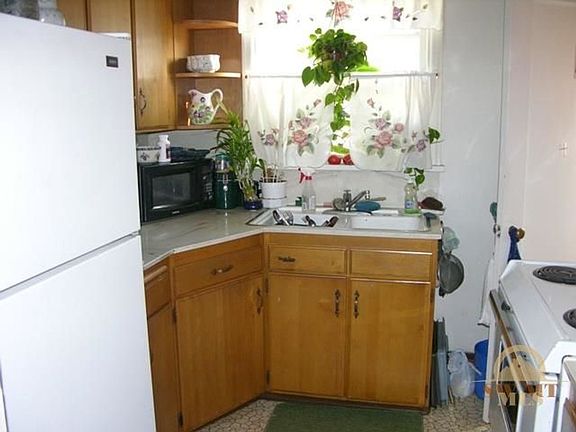3rd image of 302 N 5th St