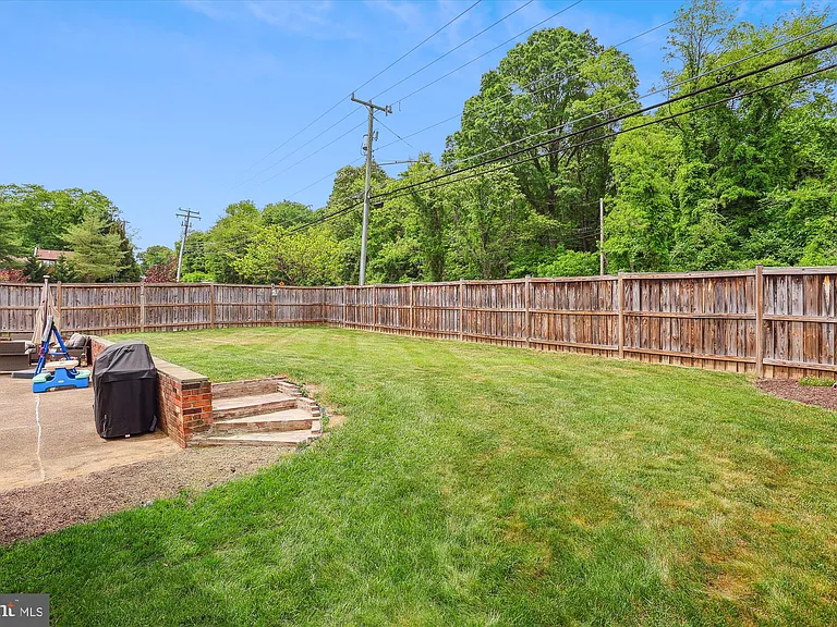 4555 Lantern Pl — Photo 4