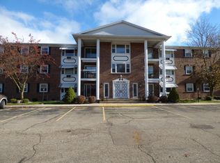 7500 Boulder Bluff Dr APT 10, Jenison, MI 49428