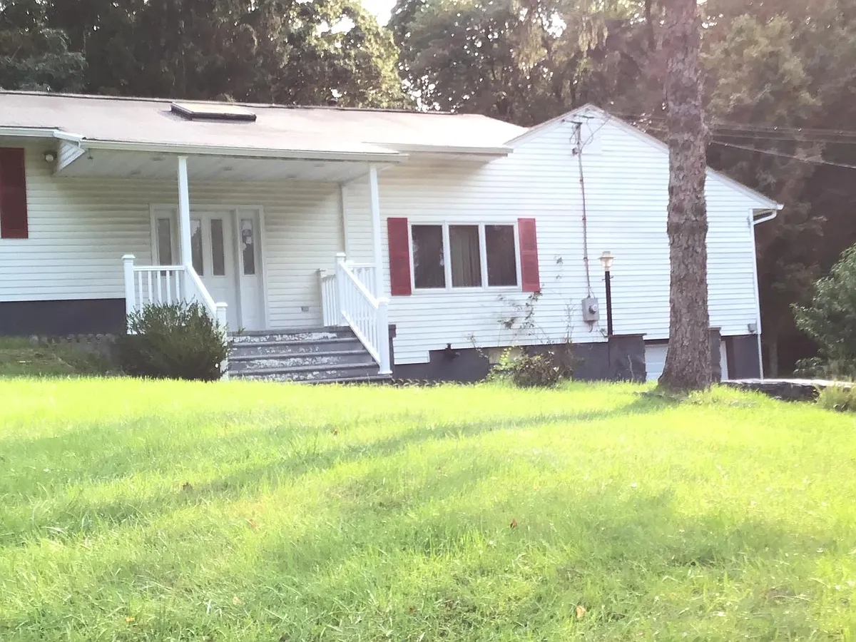 Private entrance - 10 Fenwood Dr #B