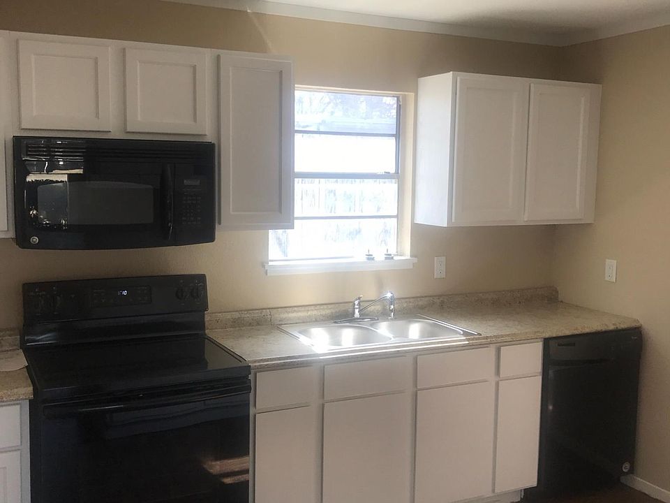 1st image of 2709 S 28th St