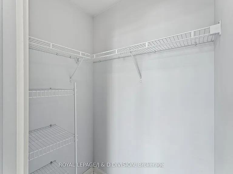 220 Redpath Ave #805 — Photo 15