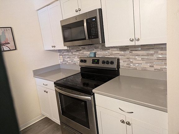 4th image of 3147 29th Ave N APT 105