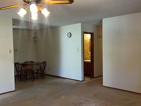 3rd image of 209 Fruitwood St