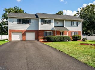 5247 Mitchell St, Alexandria, VA 22312