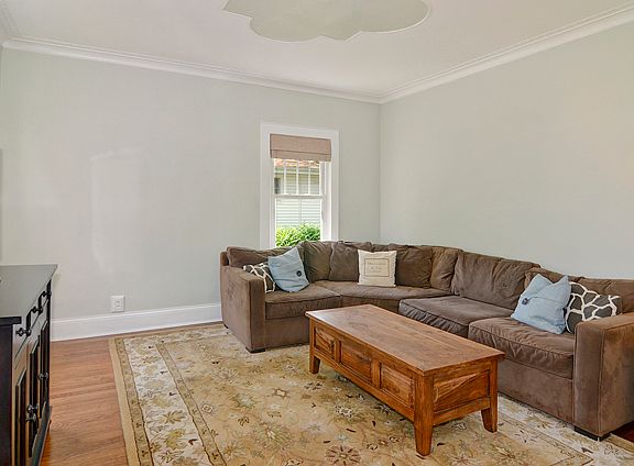 3rd image of 550 S Ahrens Ave