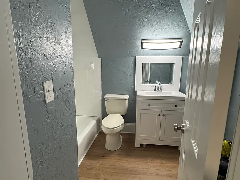 638 N Main St #3 — Photo 2