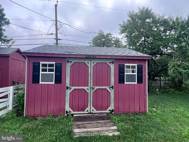 8407 Thornton Rd — Photo 27