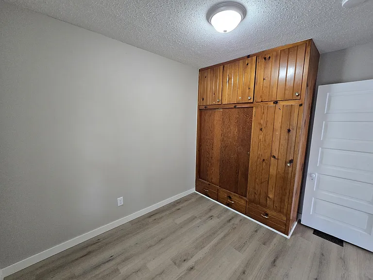 422 Baltimore St — Photo 28