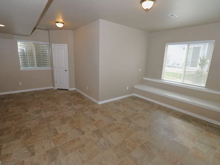 5651 Majestic Dr — Photo 13