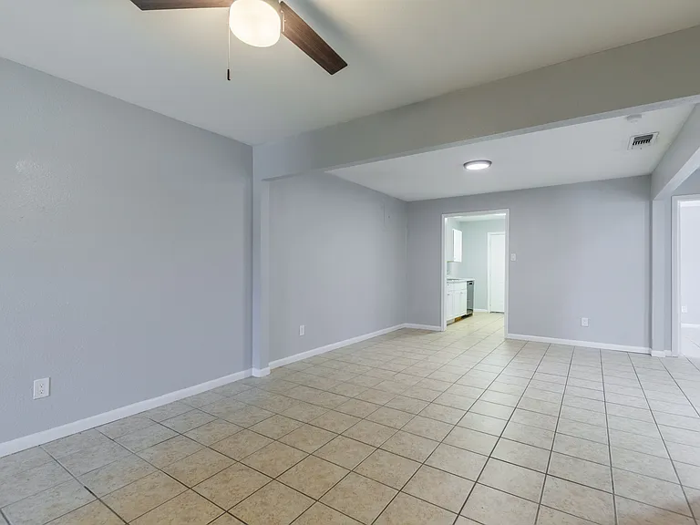 7642 Oak Chase — Photo 4