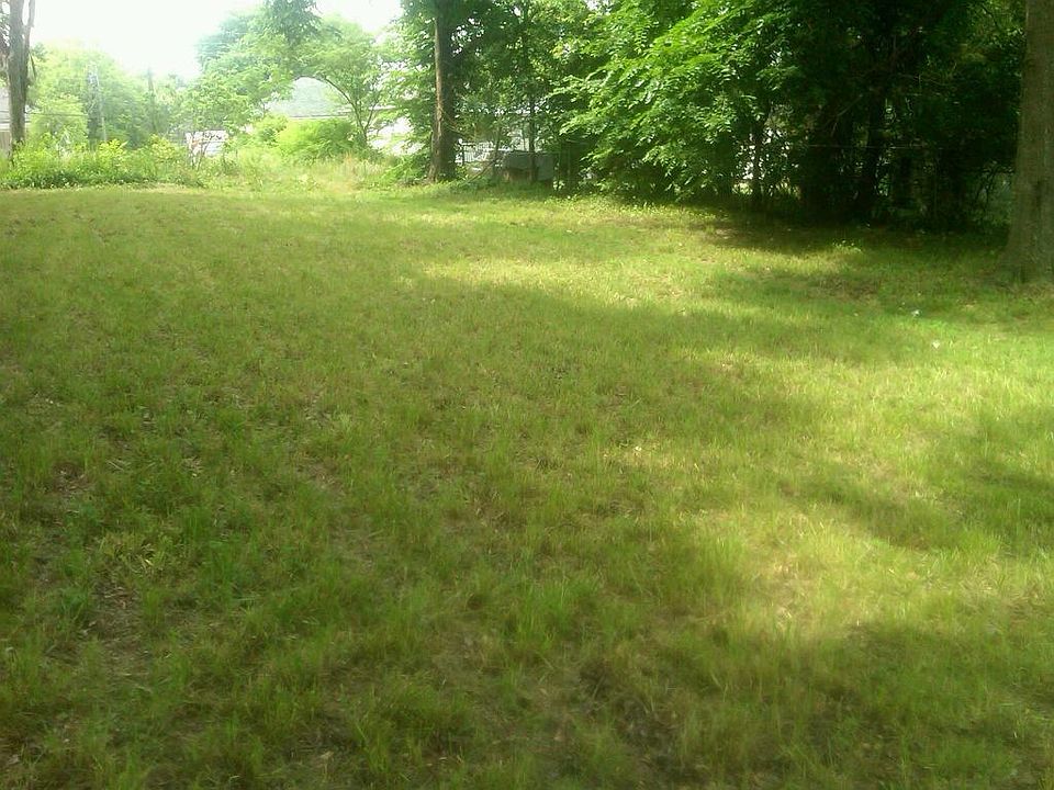 2nd image of 20 7th St