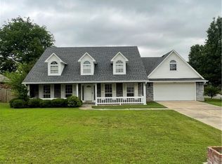2000 Barrington Dr, Lavaca, AR 72941