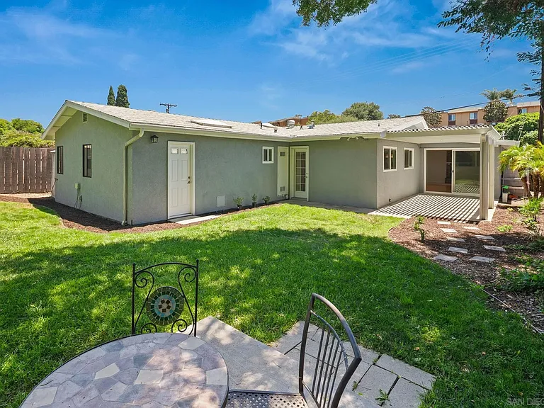 5164 Chateau Dr — Photo 38