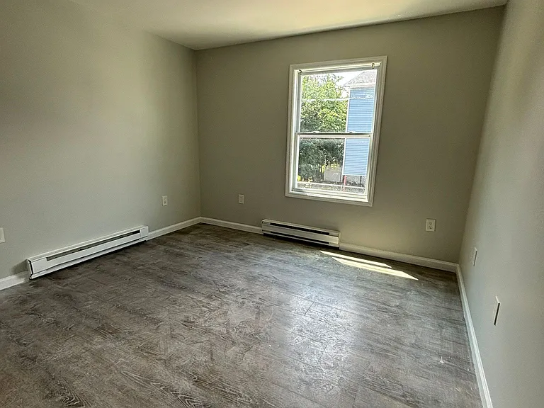 394 S 6th St #2R — Photo 5