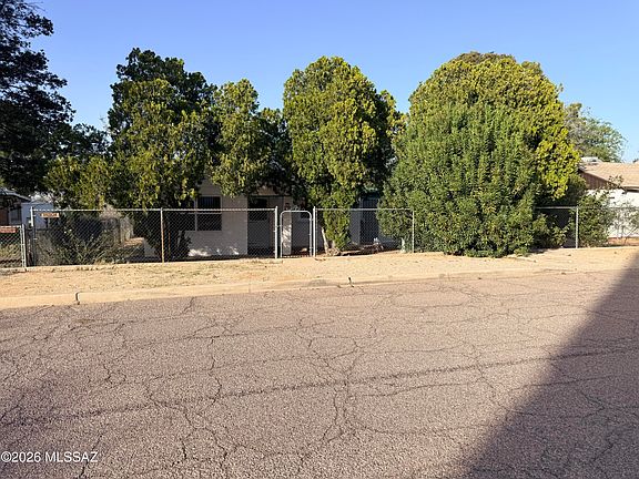 2nd image of 258 W Bonita St