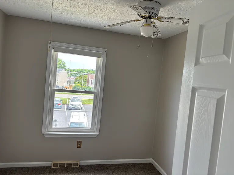 2922 Carlyle Ct — Photo 10