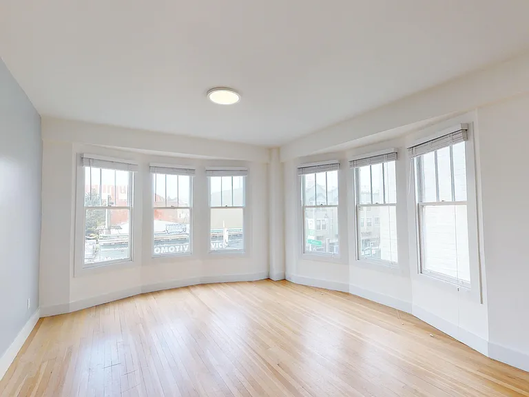 1290 Grove St — Photo 4