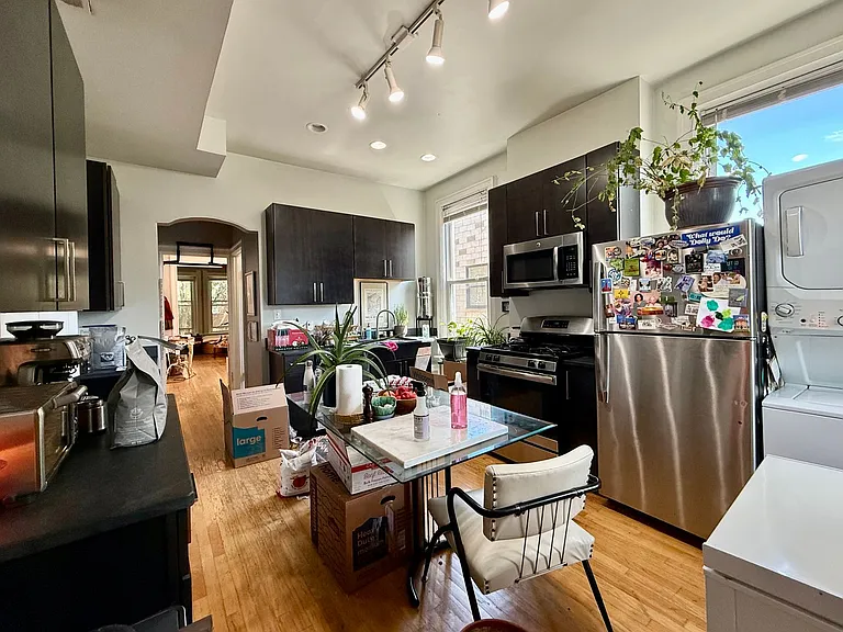 Amazing 2 Bedroom + Den. Separate Living/Dining Room. Large Deck. Lots of Natural Light. — Photo 1