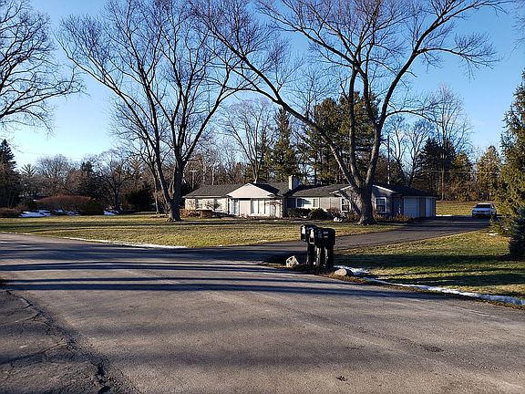 5th image of 4896 Loch Lomond Dr