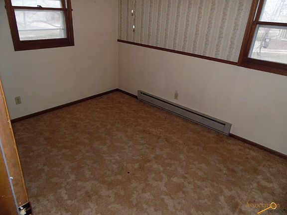 4th image of 8026 Blucksberg Dr