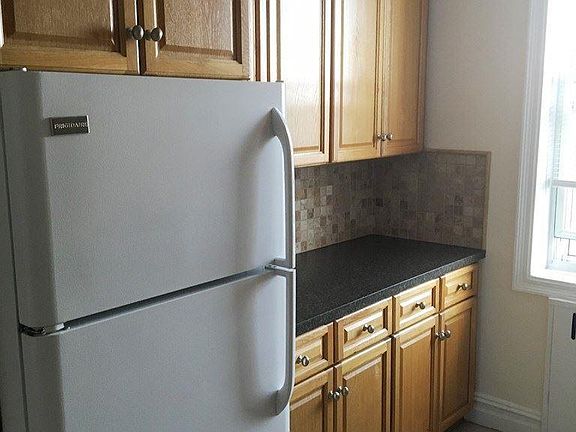 5th image of 4116 47th Ave APT 5C