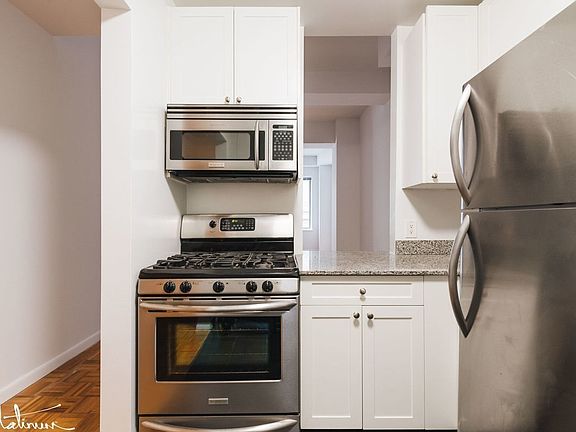 5th image of 45 Wall St APT 1603