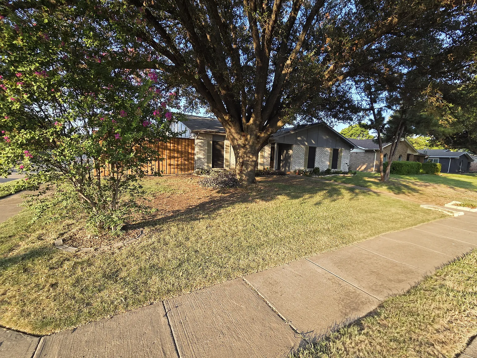 4 bed, 2700 sqft, $3,000 — Photo 2