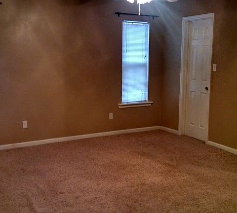 5th image of 5825 Live Oak Dr