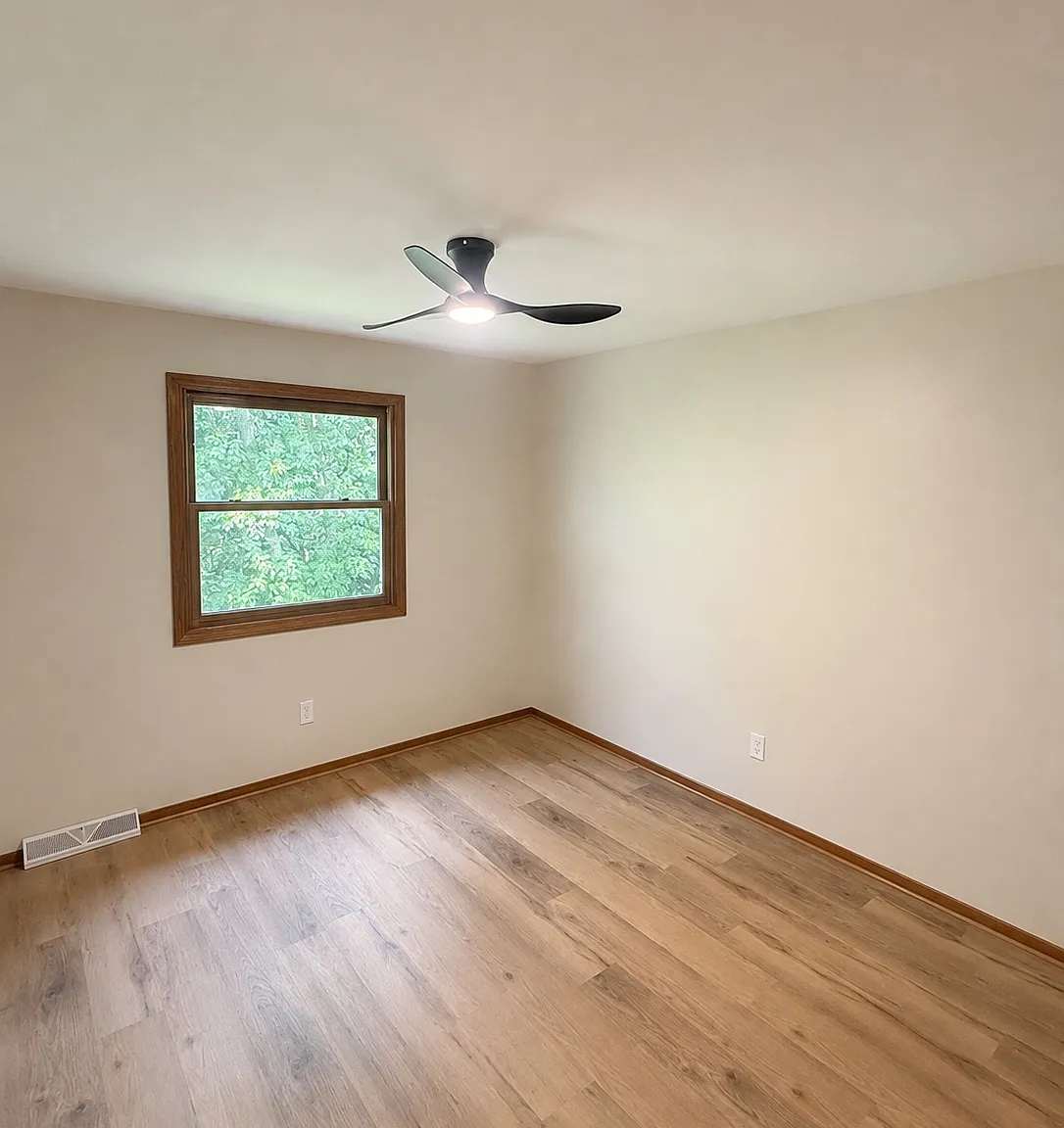 3 bed, 1500 sqft, $2,200 — Photo 3