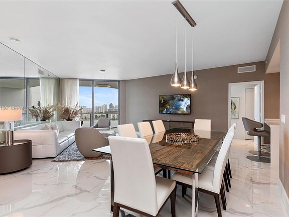 2nd image of 17301 Biscayne Blvd APT 908