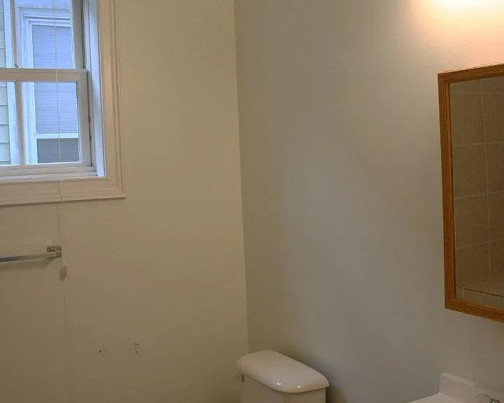 2221 Whitaker St — Photo 6