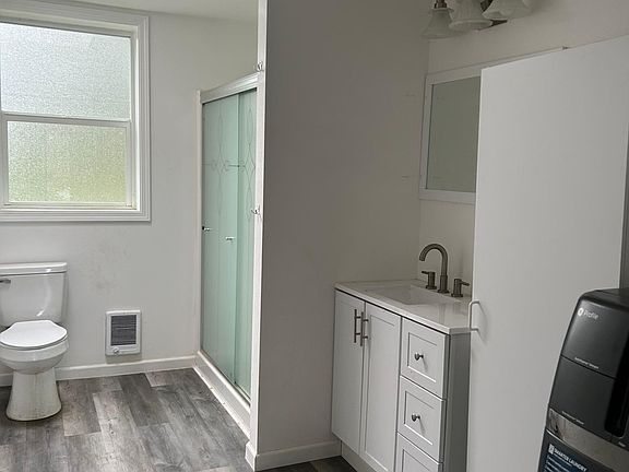 Bathroom/Laundry room