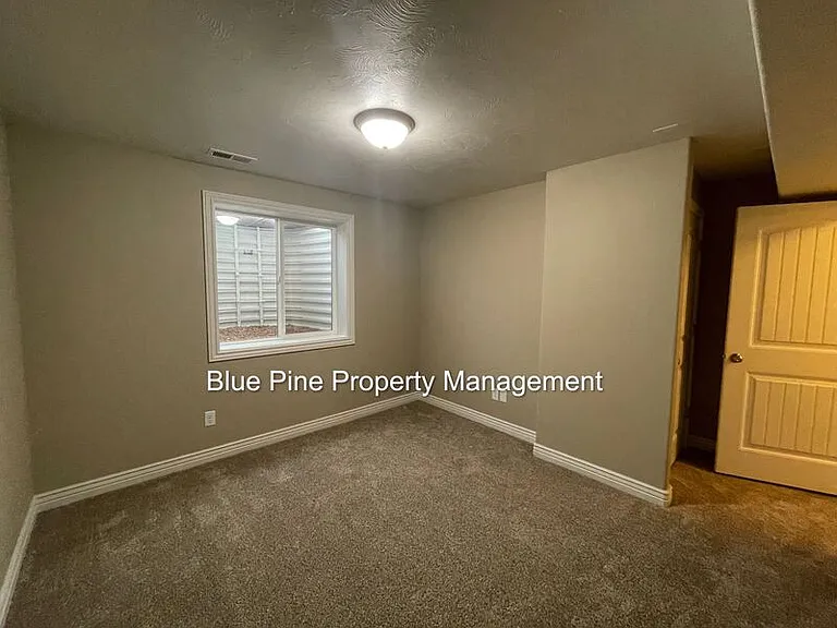 3601 Delaware Ave — Photo 25