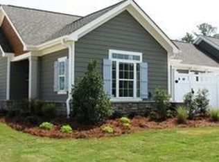 137 Nandina Ct, Fayetteville, NC 28311