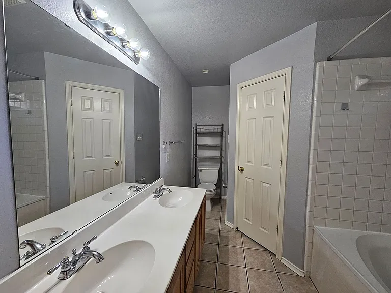 4507 Twin Oaks Cir — Photo 15